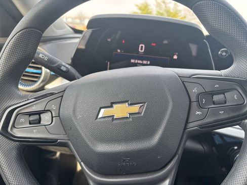Used 2025 Chevrolet Trax LT image 27