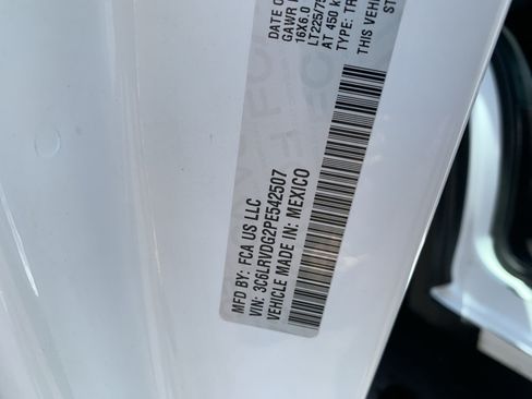 Used 2023 RAM ProMaster 2500 FWD image 12