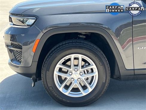 Certified 2025 Jeep Grand Cherokee Laredo X image 5