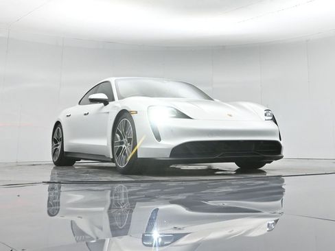 Used 2021 Porsche Taycan 4S image 46