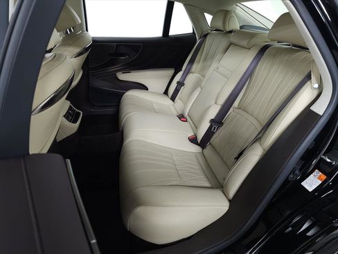 Used 2020 Lexus LS 500 AWD image 32