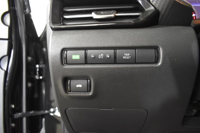 Certified 2025 Nissan Sentra SR w/ Midnight Edition FWD image 13