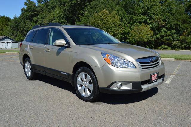 Used 2010 Subaru Outback 2.5i Limited AWD/4WD image 3