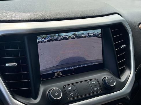 Used 2023 GMC Acadia SLE w/ Driver Convenience Package FWD image 13