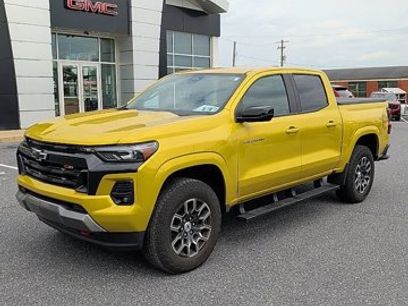 Used 2023 Chevrolet Colorado Z71 w/ Z71 Convenience Package 2
