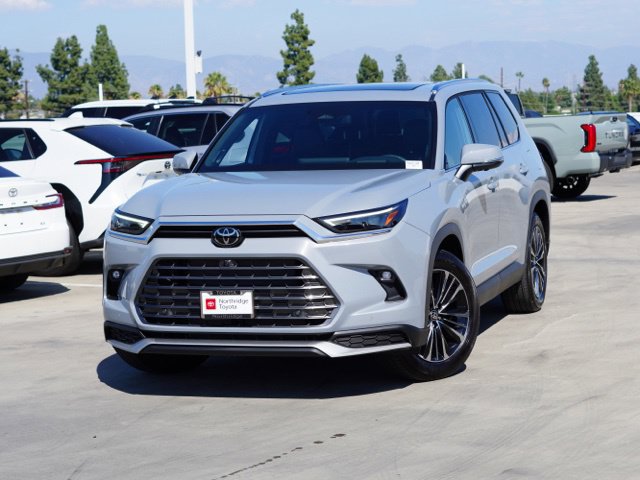 Certified 2026 Toyota Grand Highlander AWD Hybrid image 3