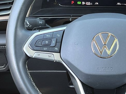 Used 2024 Volkswagen Atlas SE FWD image 12