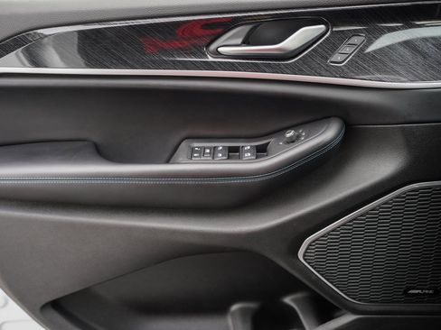 Used 2023 Jeep Grand Cherokee Trailhawk image 37