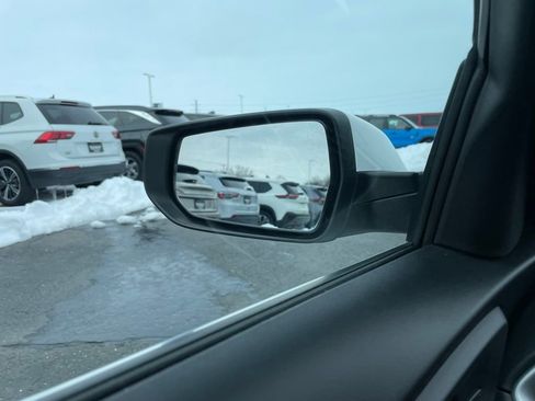 Used 2023 Chevrolet Malibu LT image 37