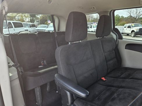 Used 2017 Dodge Grand Caravan SE w/ Power Window Group image 29