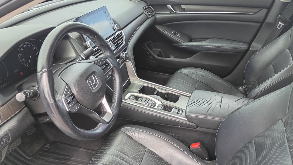 Used 2018 Honda Accord Touring image 15