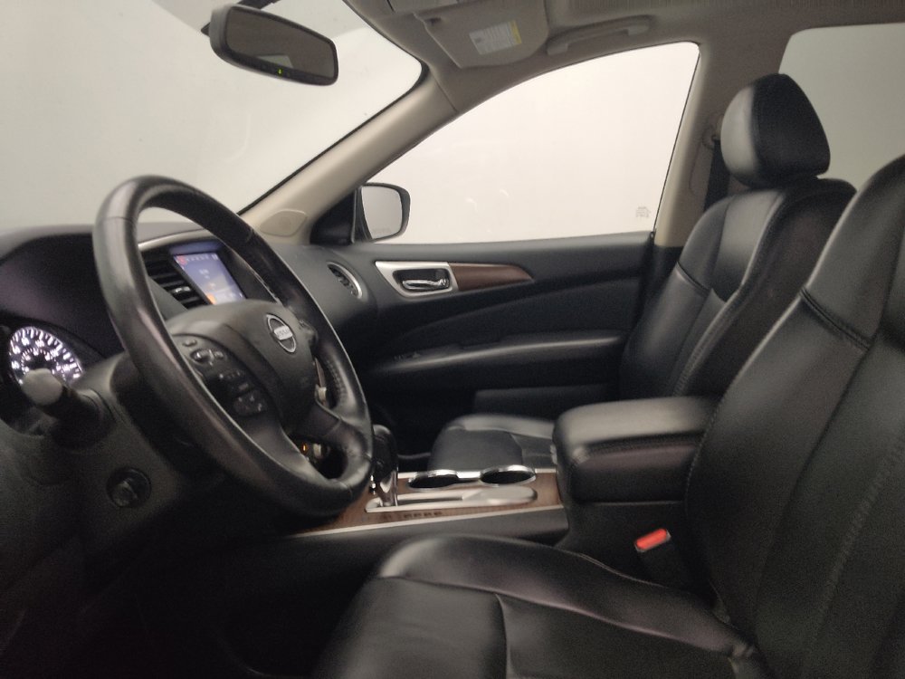 Used 2020 Nissan Pathfinder Platinum w/ Cargo Package FWD image 17