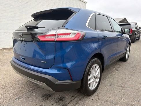 Used 2024 Ford Edge SEL image 2