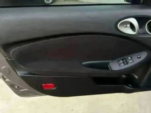 Used 2014 Nissan 370Z Coupe RWD image 17