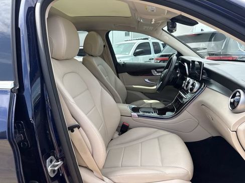Used 2021 Mercedes-Benz GLC 300 w/ Premium Package image 27