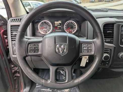 Used 2017 RAM 1500 Express AWD/4WD image 9