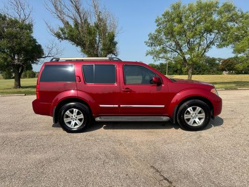 Used 2011 Nissan Pathfinder Silver AWD/4WD image 8