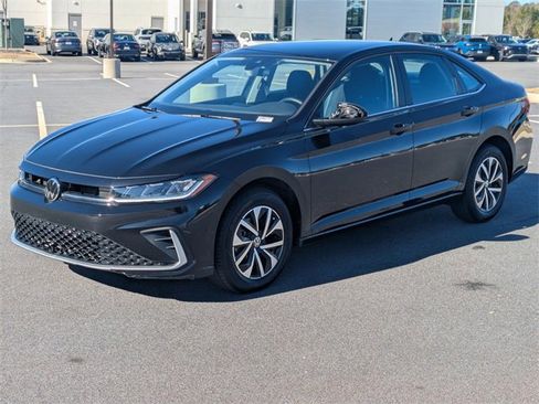 Certified 2025 Volkswagen Jetta S image 8