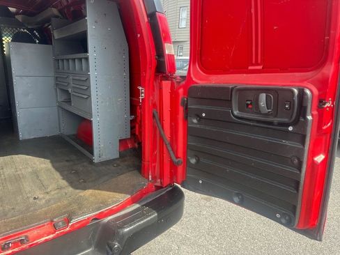 Used 2015 Chevrolet Express 2500 RWD image 24