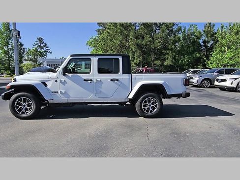 New 2026 Jeep Gladiator Sport AWD/4WD image 26