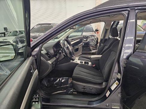 Used 2013 Subaru Outback 2.5i Premium AWD/4WD image 32