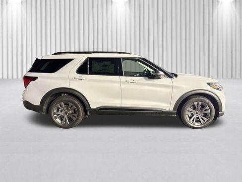New 2026 Ford Explorer Active w/ Active Comfort Package AWD/4WD image 3