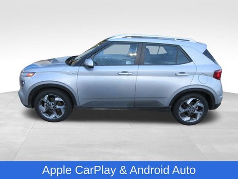 Used 2025 Hyundai Venue SEL FWD image 2