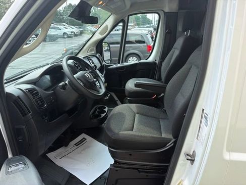 Used 2025 RAM ProMaster 2500 w/ U-Haul Equipment Group FWD image 37