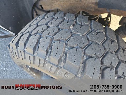 Used 2007 Chevrolet Suburban LT w/ LT Preferred Equipment Group image 9