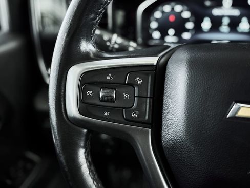 Used 2022 Chevrolet Silverado 1500 LT AWD/4WD image 19