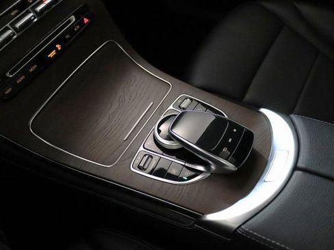 Used 2019 Mercedes-Benz GLC 300 4MATIC image 30