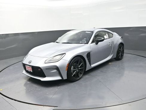 New 2025 Toyota GR86 Premium RWD image 3