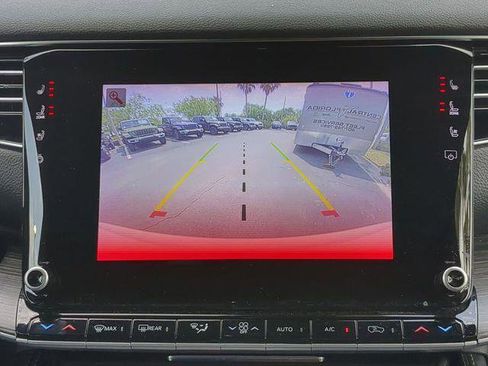 Certified 2024 Jeep Wagoneer Series II image 26