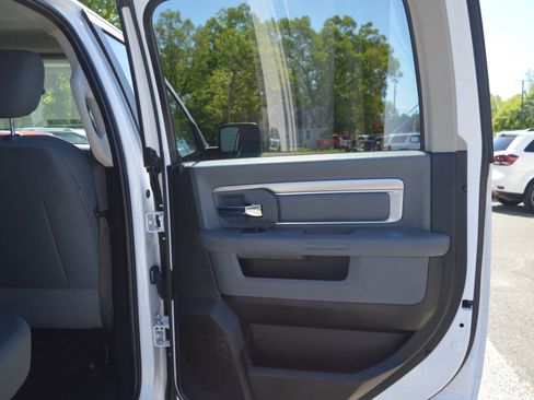 Used 2020 RAM 1500 Classic SLT RWD image 24