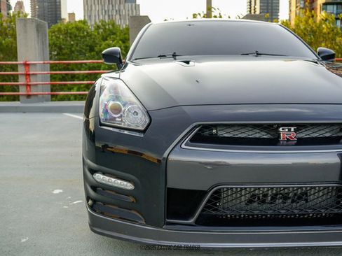 Used 2014 Nissan GT-R Premium w/ Premium Interior Package image 57