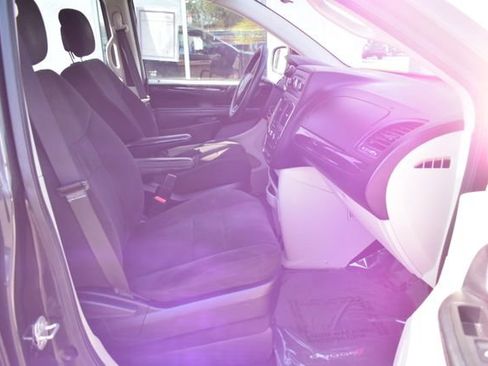 Used 2012 Dodge Grand Caravan American Value Package FWD image 33