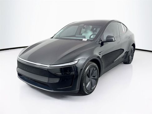 Used 2026 Tesla Model Y Long Range image 3
