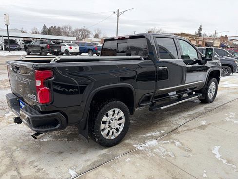 Used 2022 Chevrolet Silverado 2500 High Country w/ Safety Package II image 5