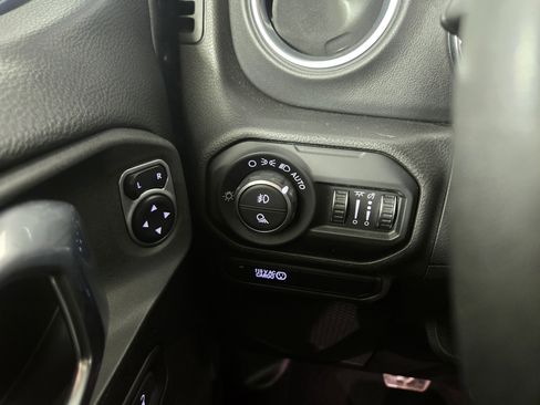 Used 2020 Jeep Gladiator Rubicon AWD/4WD image 31
