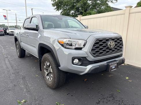 Used 2020 Toyota Tacoma TRD Off-Road AWD/4WD image 2