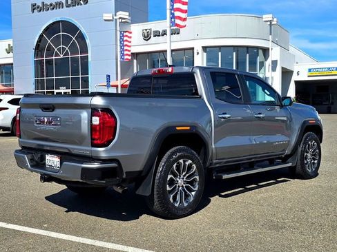 Used 2023 GMC Canyon Denali image 4