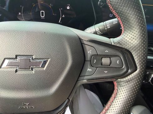 Used 2025 Chevrolet Trax RS w/ Driver Confidence Package FWD image 22
