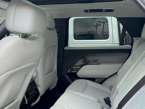Used 2023 Land Rover Range Rover Sport SE AWD/4WD image 36