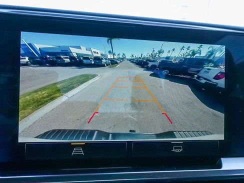 Used 2024 Chevrolet Silverado 3500 LT image 23