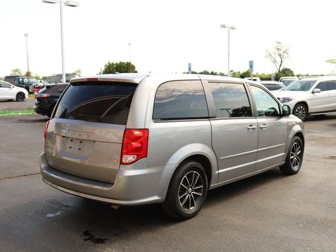Used 2016 Dodge Grand Caravan R/T w/ Driver Convenience Group FWD image 5