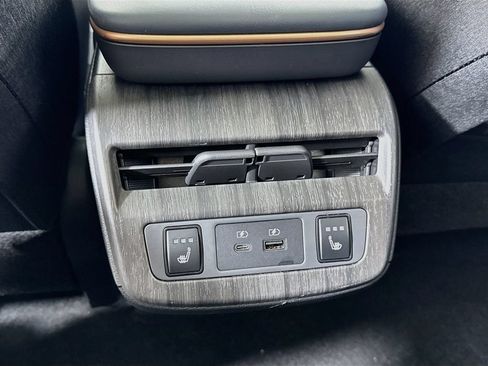Used 2023 Nissan Ariya AWD/4WD image 20