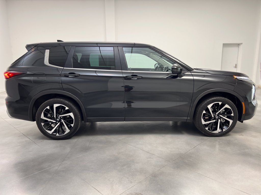 Used 2022 Mitsubishi Outlander SE FWD image 10
