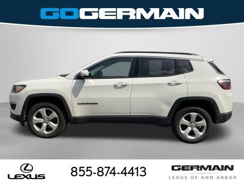 Used 2018 Jeep Compass Latitude w/ Cold Weather Group AWD/4WD image 3