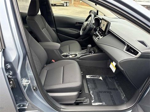 Used 2025 Toyota Corolla LE image 9