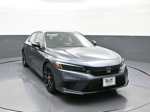 Used 2023 Honda Civic Sport image 3